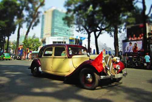 Những mẫu xe cổ tô điểm cho đô thị Việt - 2