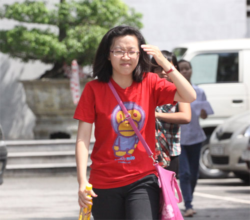 Những thí sinh ra sớm nhất phòng thi - 17