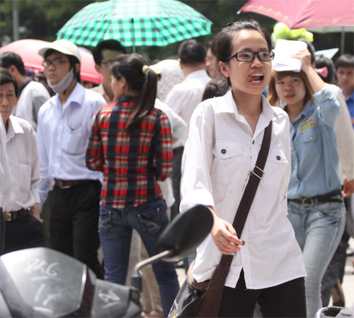 Những thí sinh ra sớm nhất phòng thi - 20