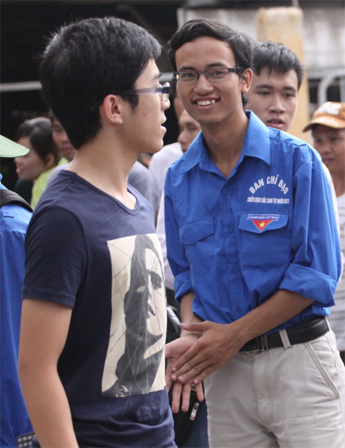 Những thí sinh ra sớm nhất phòng thi - 7