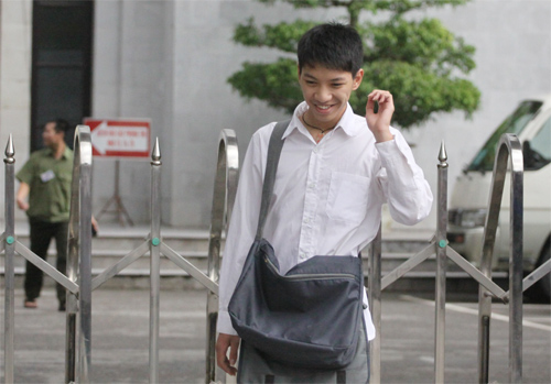 Những thí sinh ra sớm nhất phòng thi - 3
