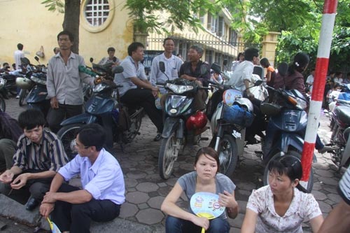 Thí sinh ngủ say trong giờ thi - 2