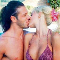 Bóng đá - Vợ bốc lửa vẫn đi “ăn chả”