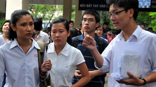 Thí sinh than đề Lý dài và khó - 5