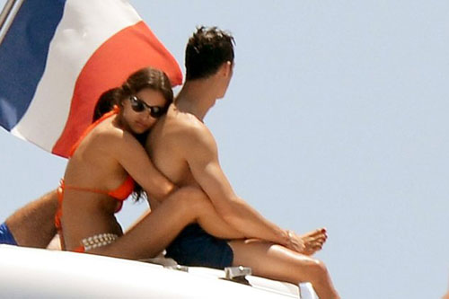 Ronaldo làm cha, Irina làm mẹ - 7