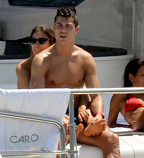 Ronaldo làm cha, Irina làm mẹ - 8