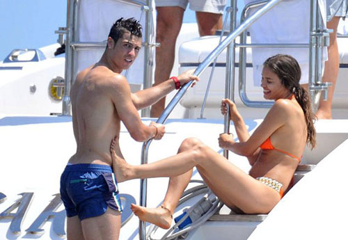 Ronaldo làm cha, Irina làm mẹ - 9