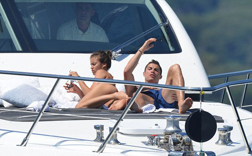 Ronaldo làm cha, Irina làm mẹ - 6