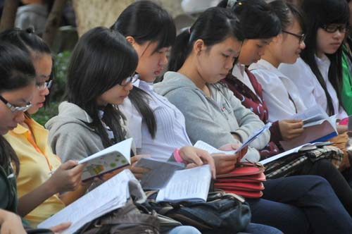 Đề Hóa dễ, đề Anh nhẹ nhàng - 3