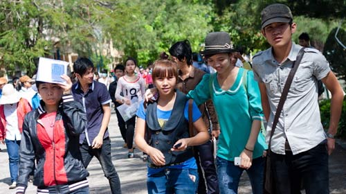 Đề Hóa dễ, đề Anh nhẹ nhàng - 2