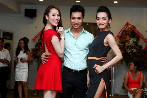 Thái Hà tươi trẻ cùng áo hở lưng - 5