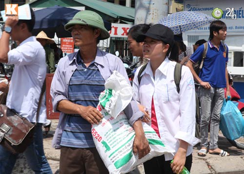 “Bẹp ruột ” về quê sau môn thi cuối - 10