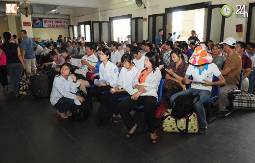 “Bẹp ruột ” về quê sau môn thi cuối - 3