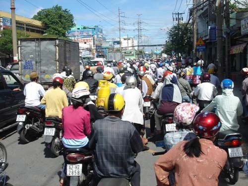 “Bẹp ruột ” về quê sau môn thi cuối - 15