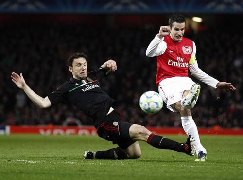 Van Persie: Tương lai ở đâu? - 2