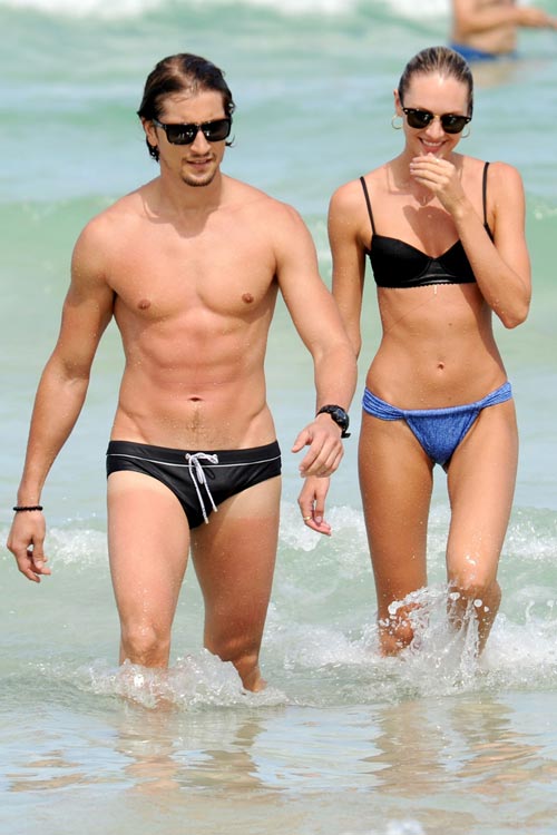 Lady Gaga tập tành "chèn ép" ngực - 15