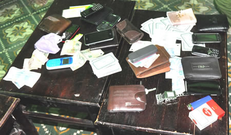 Phóng viên phá án cùng công an - 2