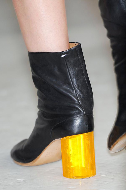 Martin Margiela lấy pha lê bịt mặt - 12