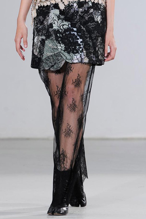 Martin Margiela lấy pha lê bịt mặt - 13