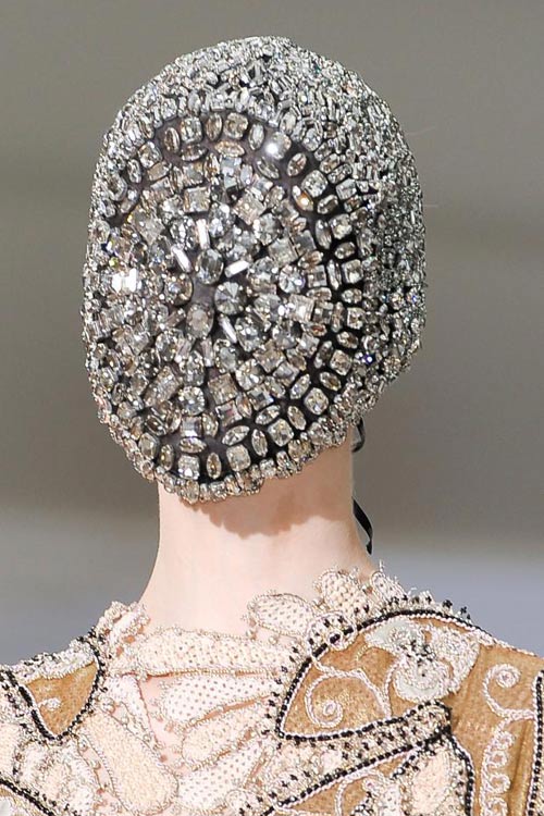 Martin Margiela lấy pha lê bịt mặt - 8