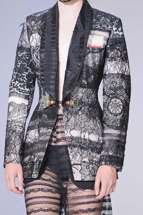 Martin Margiela lấy pha lê bịt mặt - 3