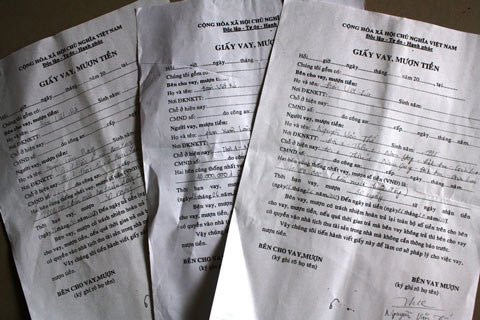 Náo loạn vùng quê vì đòi nợ cá độ - 1