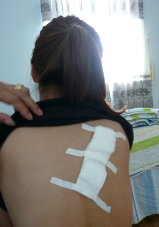 Chồng mang kiếm đến dọa giết cả nhà vợ - 2