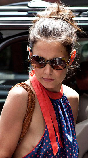 Katie Holmes lộ vòng 1 già nua, xập xệ - 3