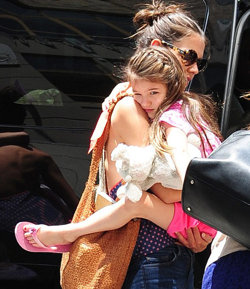 Katie Holmes lộ vòng 1 già nua, xập xệ - 2