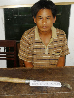 Giây phút kinh hoàng truy bắt con nghiện - 2