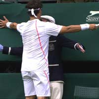 Thể thao - Video: Hài hước cùng Wimbledon 2012
