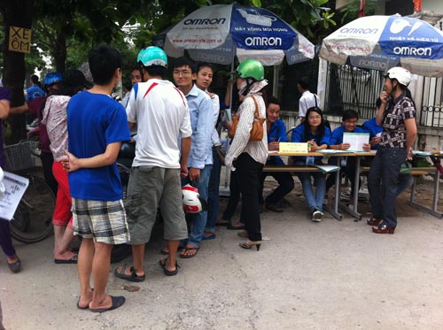 Sĩ tử phát hoảng trong vòng vây nhà trọ - 5