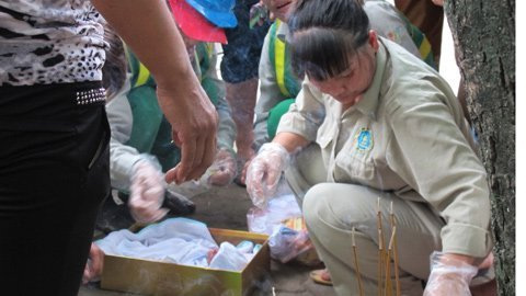 HN: Phát hiện thai nhi trong thùng rác - 2