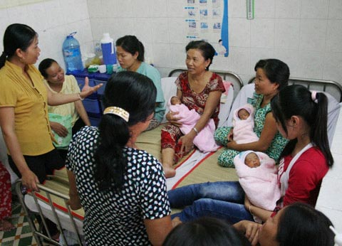 Ngắm các bé gái trong ca sinh 4 hi hữu - 7