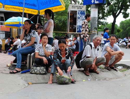 Gần 500.000 thí sinh làm thủ tục thi đợt 2 - 6