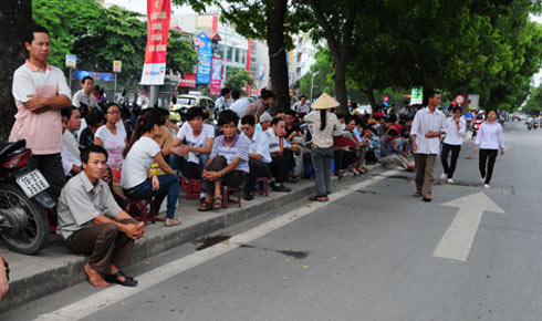 Gần 500.000 thí sinh làm thủ tục thi đợt 2 - 5