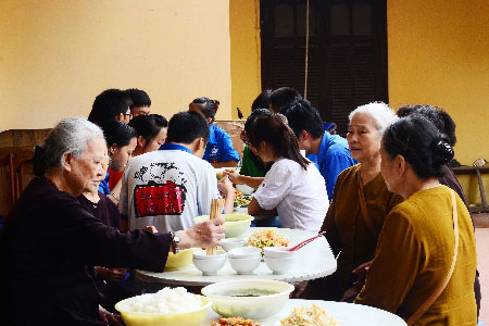 Sướng như sĩ tử đi thi ở chùa - 6