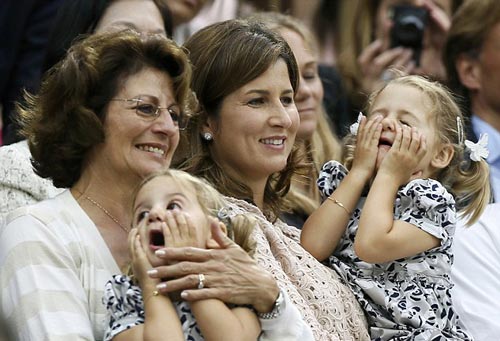 Hai “thiên thần” giúp Federer VĐ Wimbledon - 3