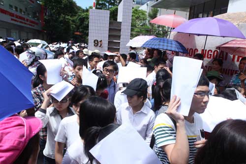 Đưa "thảm họa thần tượng" vào đề Văn - 8