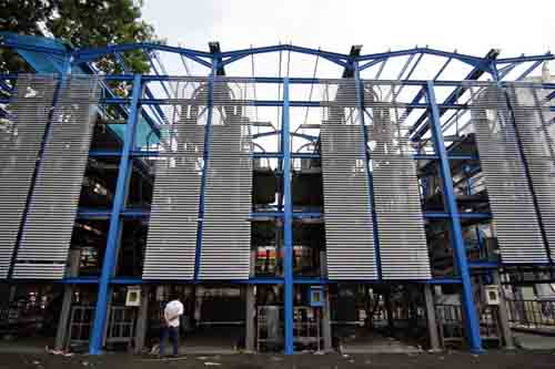 Giàn đỗ xe bằng thép hiện đại đầu tiên ở Hà Nội - 3