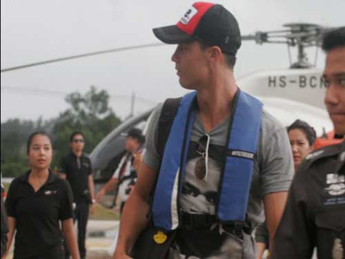 Ronaldo cùng bồ "đại náo" Thái Lan - 3