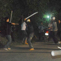 Tin tức trong ngày - Cả xã diễn tập chống... “cẩu tặc”