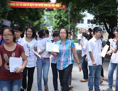 Thí sinh hồ hởi với đề Toán, Lịch Sử - 3