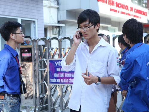 Thí sinh hồ hởi với đề Toán, Lịch Sử - 4