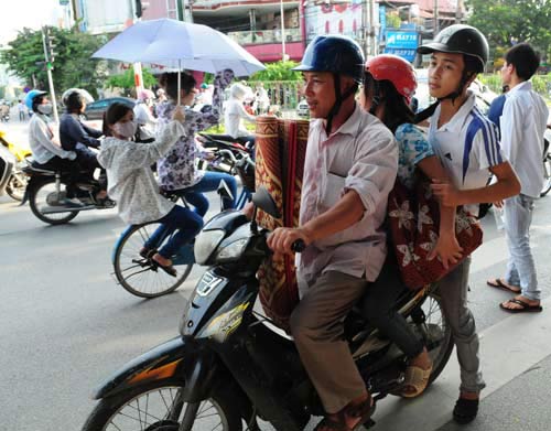 Thí sinh hồ hởi với đề Toán, Lịch Sử - 11