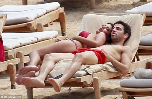 Fabregas nóng bỏng bên bồ già - 6