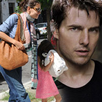  - Katie Holmes giành được quyền nuôi Suri