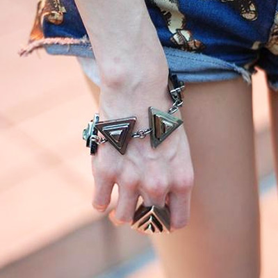 Trang sức kim tự tháp: Sành và nhân văn! - 13