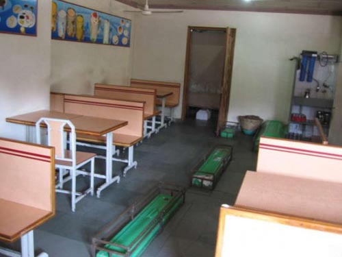 Lạnh sống lưng vào nhà hàng nghĩa địa - 2