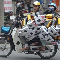 Tin tức trong ngày - Nhà báo Mỹ nói về "mánh khóe" lái xe máy ở VN